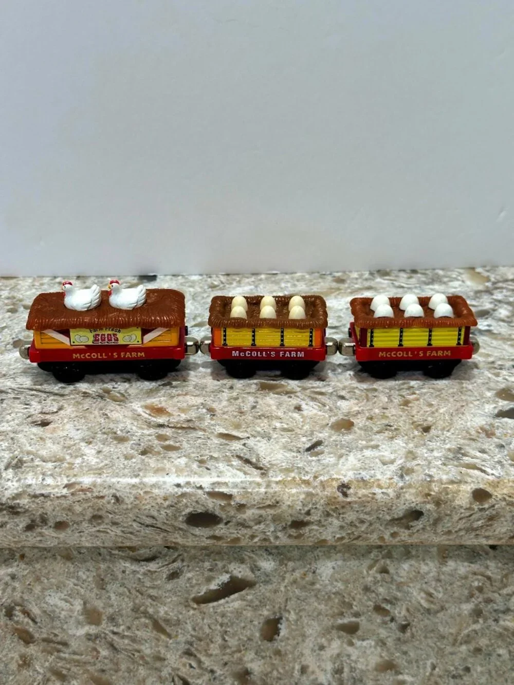 Thomas & Friends McColls Farm Chicken Egg Cargo Cars 2008 Take Along NO SOUND